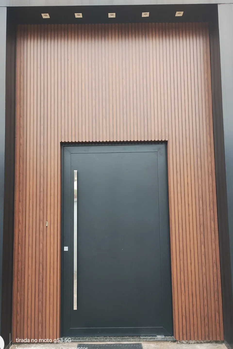 Ripados em alumínio em obra divulgada pela Novak.